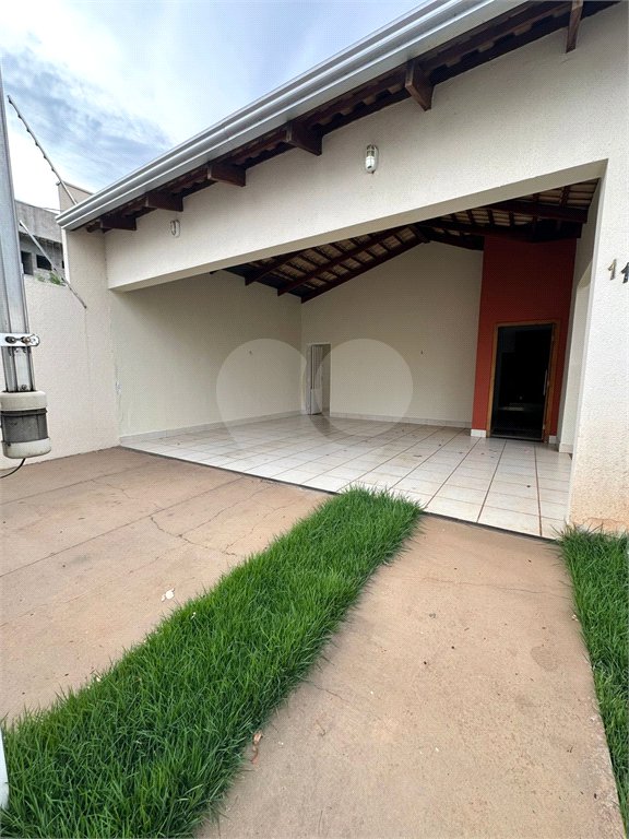 Casa à venda com 3 quartos, sendo 1 suíte, em Jardim Santa Marta, Cuiabá, MT