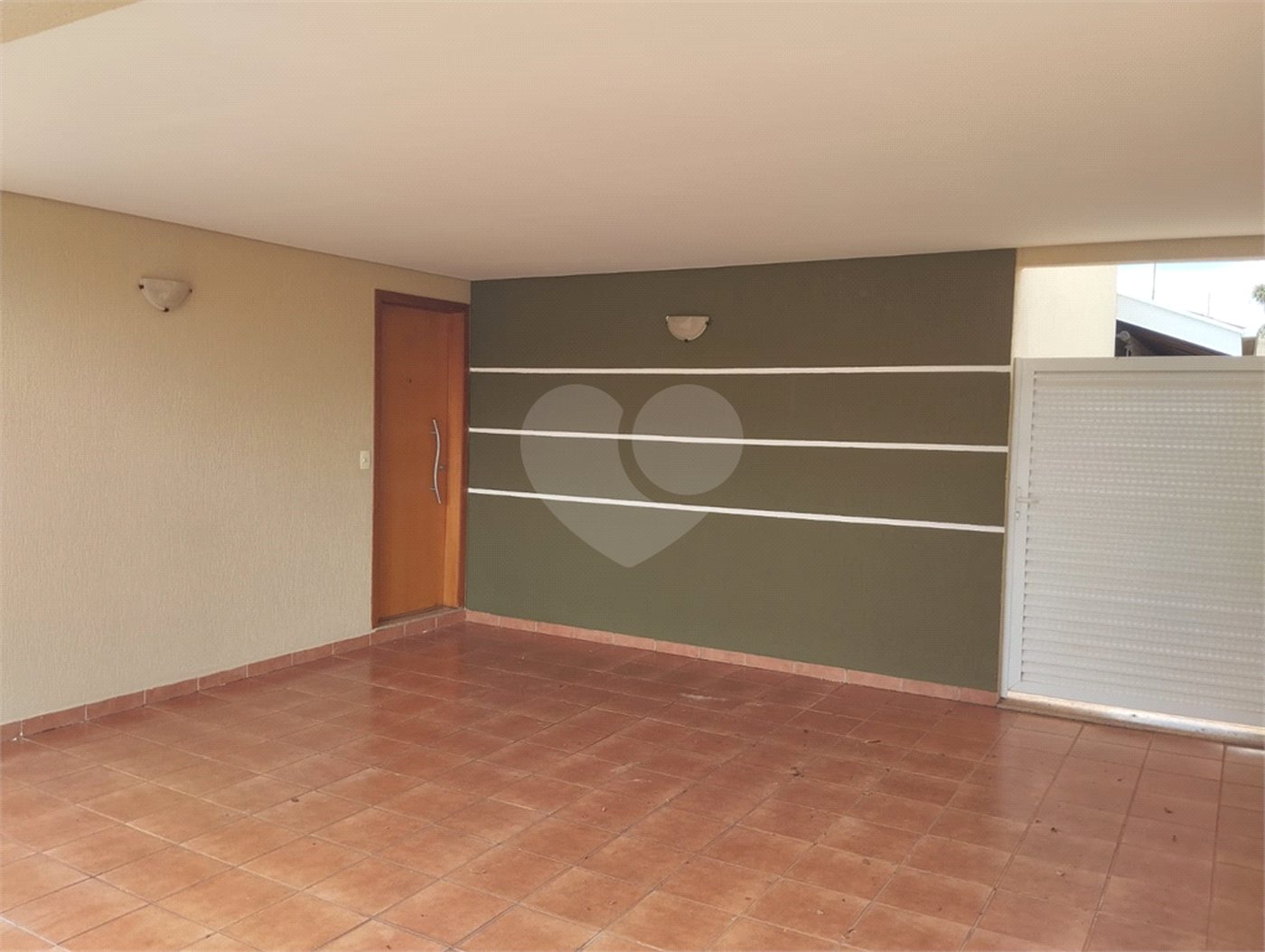 Casa à venda com 3 quartos, sendo 1 suíte,  no condomínio Vila Aracoara, Araraquara - SP