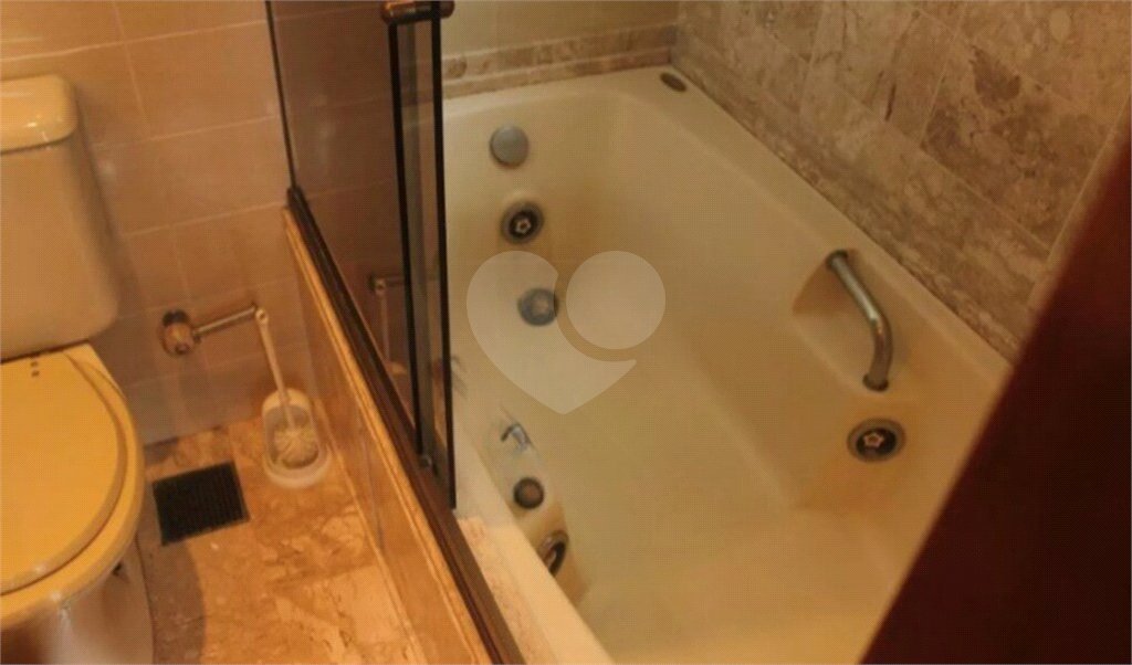 Cobertura com 130m², 3 quartos, sendo 2 suítes, 2 garagens, à venda no Jardim Marajoara