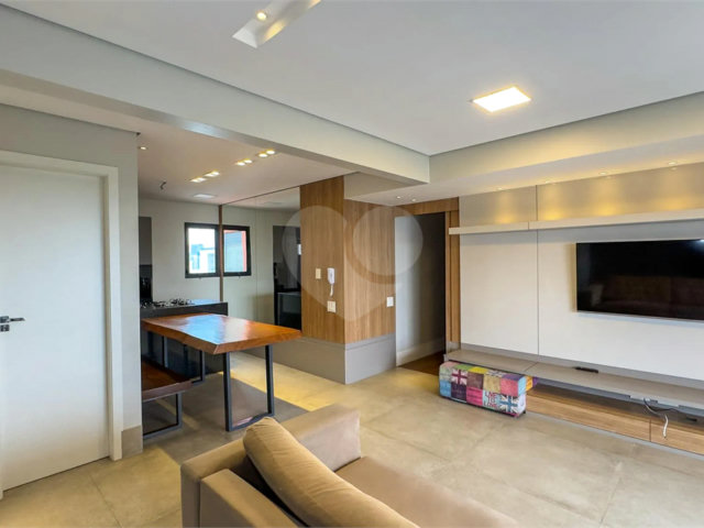 Apartamento à venda com 3 quartos, sendo 1 suíte,  em Chácara Santo Antônio, São Paulo, SP