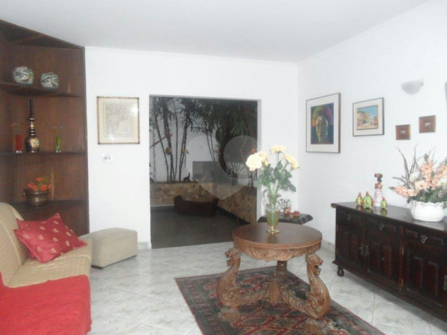 Sobrado à venda com 4 quartos, sendo 1 suíte,  em Jardim Franca, São Paulo, SP