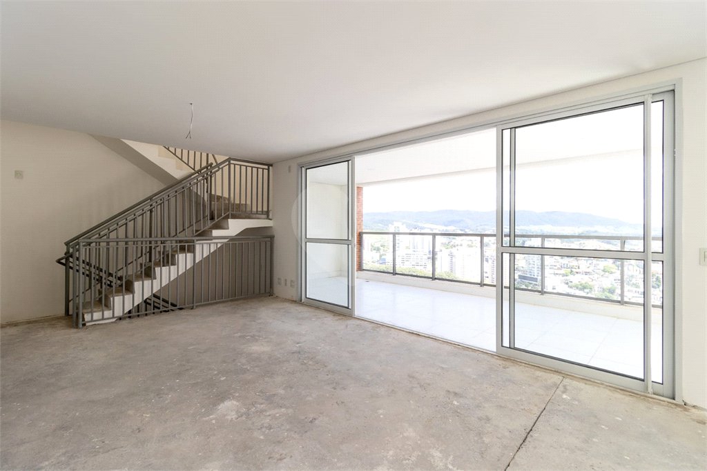 Triplex à venda com 4 suítes em Anhangabaú, Jundiaí, SP