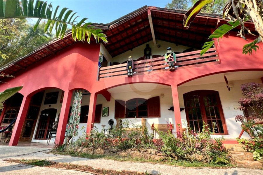 Casa à venda com 4 quartos, sendo 1 suíte, em Serra da Cantareira, Mairiporã, SP
