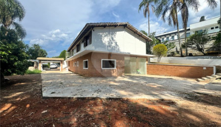 Casa à venda com 5 quartos, sendo 2 suítes,  no condomínio Sausalito, Mairiporã - SP
