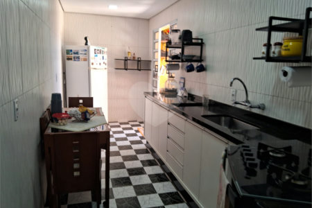 Casa à venda com 2 quartos no condomínio Vila da Prata I, Mogi das Cruzes - SP