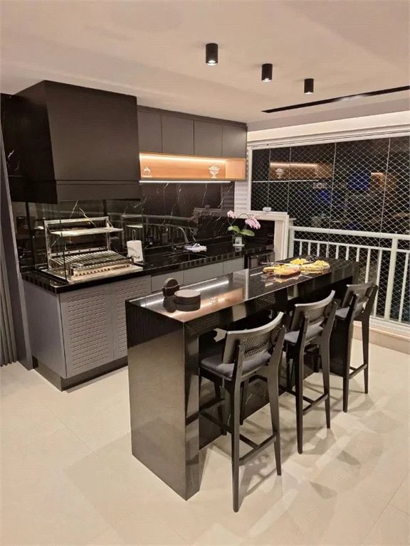 Apartamento à venda com 4 quartos, sendo 2 suítes, em Vila Anastácio, São Paulo, SP