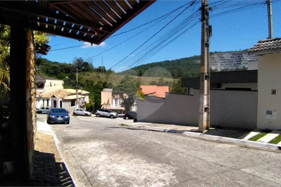 Casa à venda com 4 quartos, sendo 2 suítes, em Barreiro, Mairiporã, SP