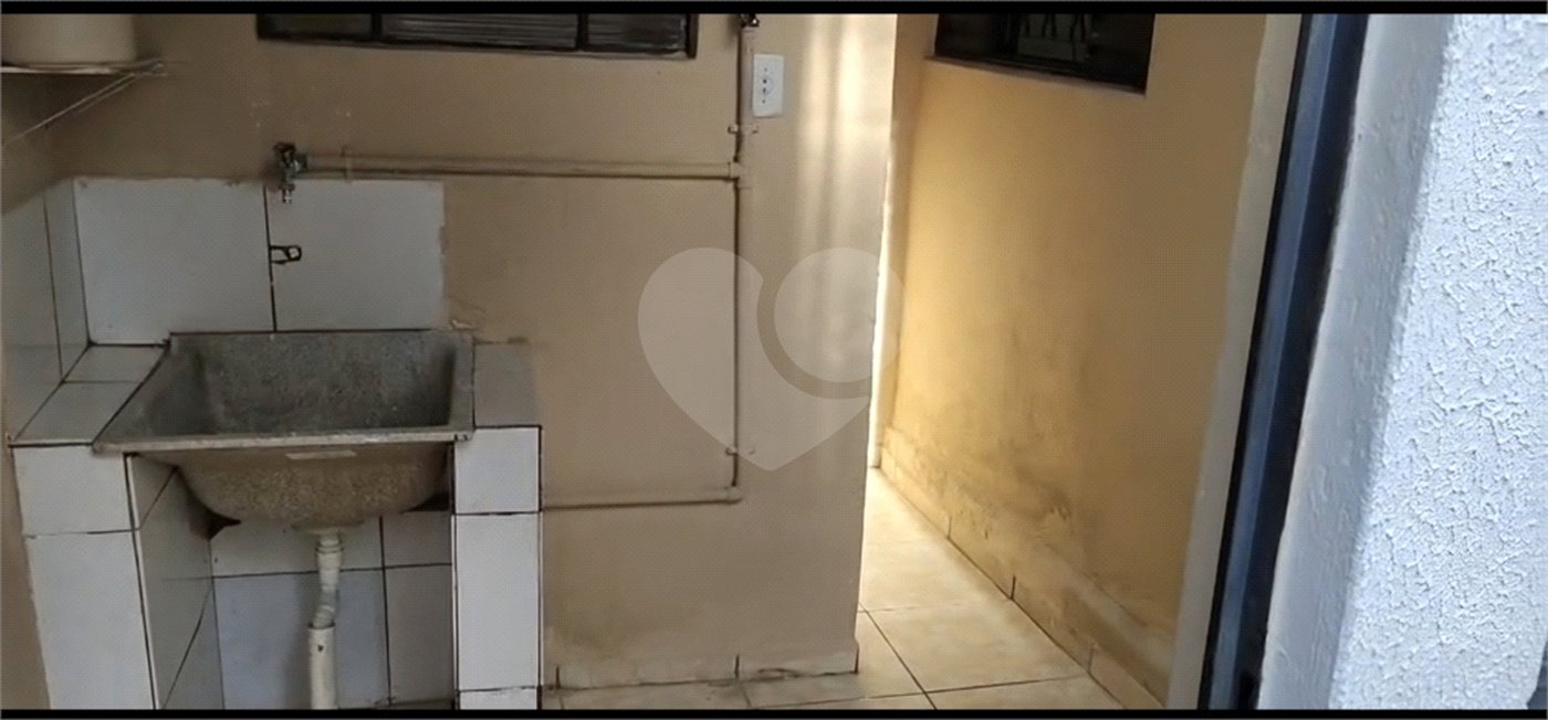 Casa à venda com 2 quartos em Vila Hortência, Sorocaba, SP
