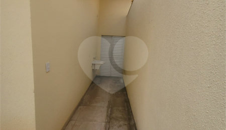 Casa à venda com 3 quartos, sendo 1 suíte,  no condomínio Vale dos Gansos, Mairiporã - SP