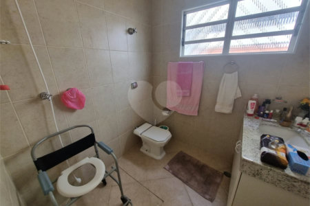 Casa à venda com 4 quartos, sendo 1 suíte,  em Vila Clementino, São Paulo, SP