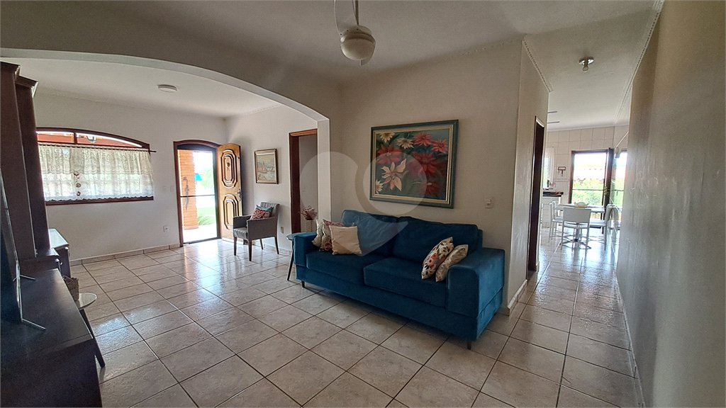 Casa à venda com 3 quartos, sendo 1 suíte, no condomínio Residencial Vale das Laranjeiras, Indaiatuba - SP