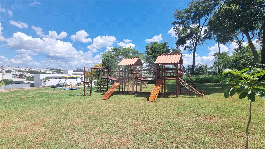 Casa à venda com 3 quartos, sendo 1 suíte, no condomínio Condomíno Helena Maria, Sorocaba - SP