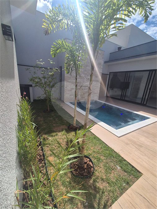 Casa à venda com 3 suítes no condomínio London Park, Indaiatuba - SP