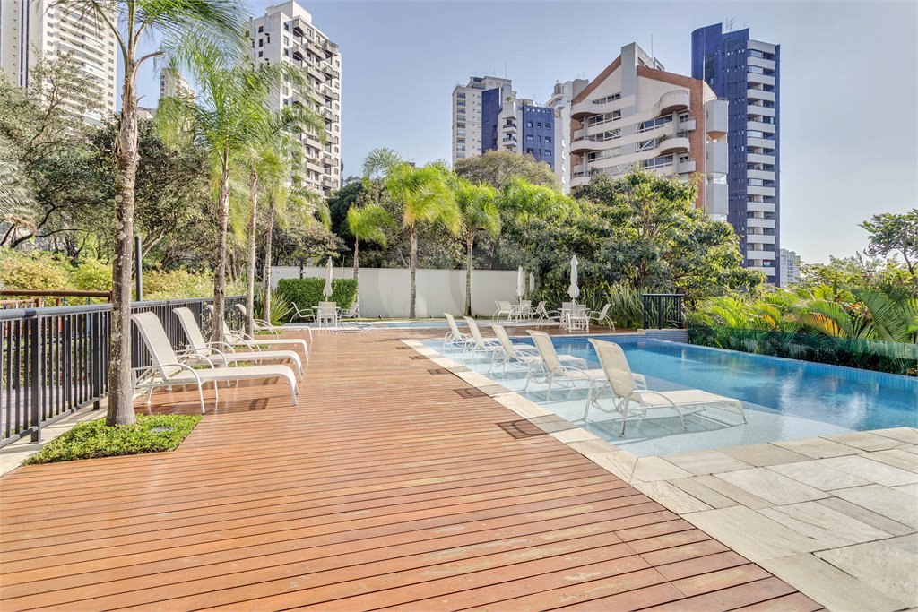 Apartamento à venda com 3 quartos, sendo 1 suíte, em Morumbi, São Paulo, SP