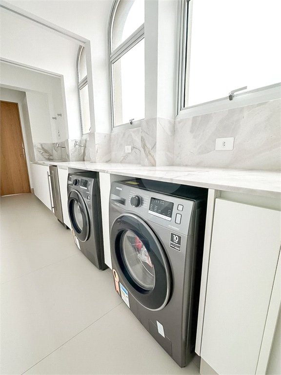 Apartamento à venda com 4 suítes em Vila Cordeiro, São Paulo, SP