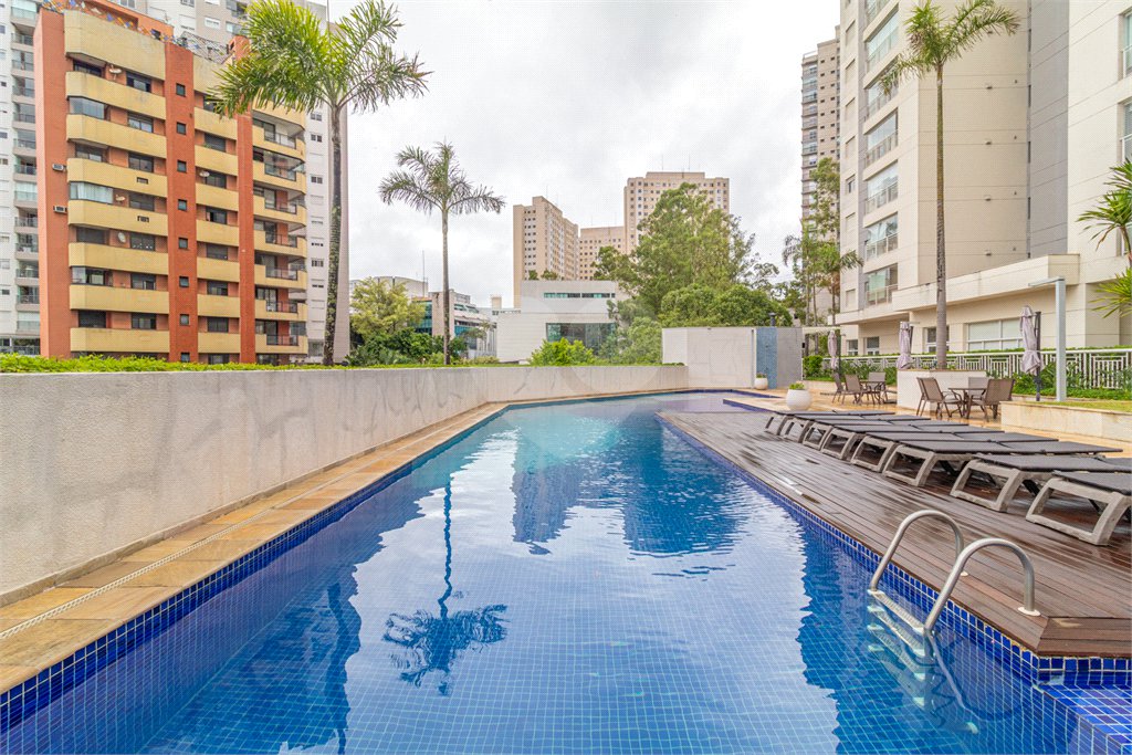 Apartamento à venda com 3 quartos, sendo 1 suíte,  em Morumbi, São Paulo, SP