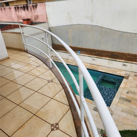 Sobrado à venda com 3 quartos, sendo 1 suíte, em Jardim Vale das Rosas, Araraquara, SP