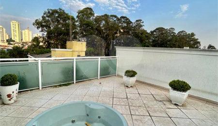Casa à venda com 3 suítes no condomínio Itapuã XI, São Paulo - SP
