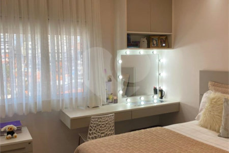 Apartamento à venda com 4 quartos, sendo 2 suítes, em Vila Paulicéia, São Paulo, SP