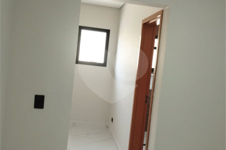 Casa à venda com 3 quartos, sendo 2 suítes, em Cachoeirinha, Bom Jesus dos Perdões, SP