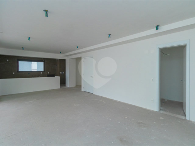 Apartamento à venda com 3 suítes em Brooklin, São Paulo, SP