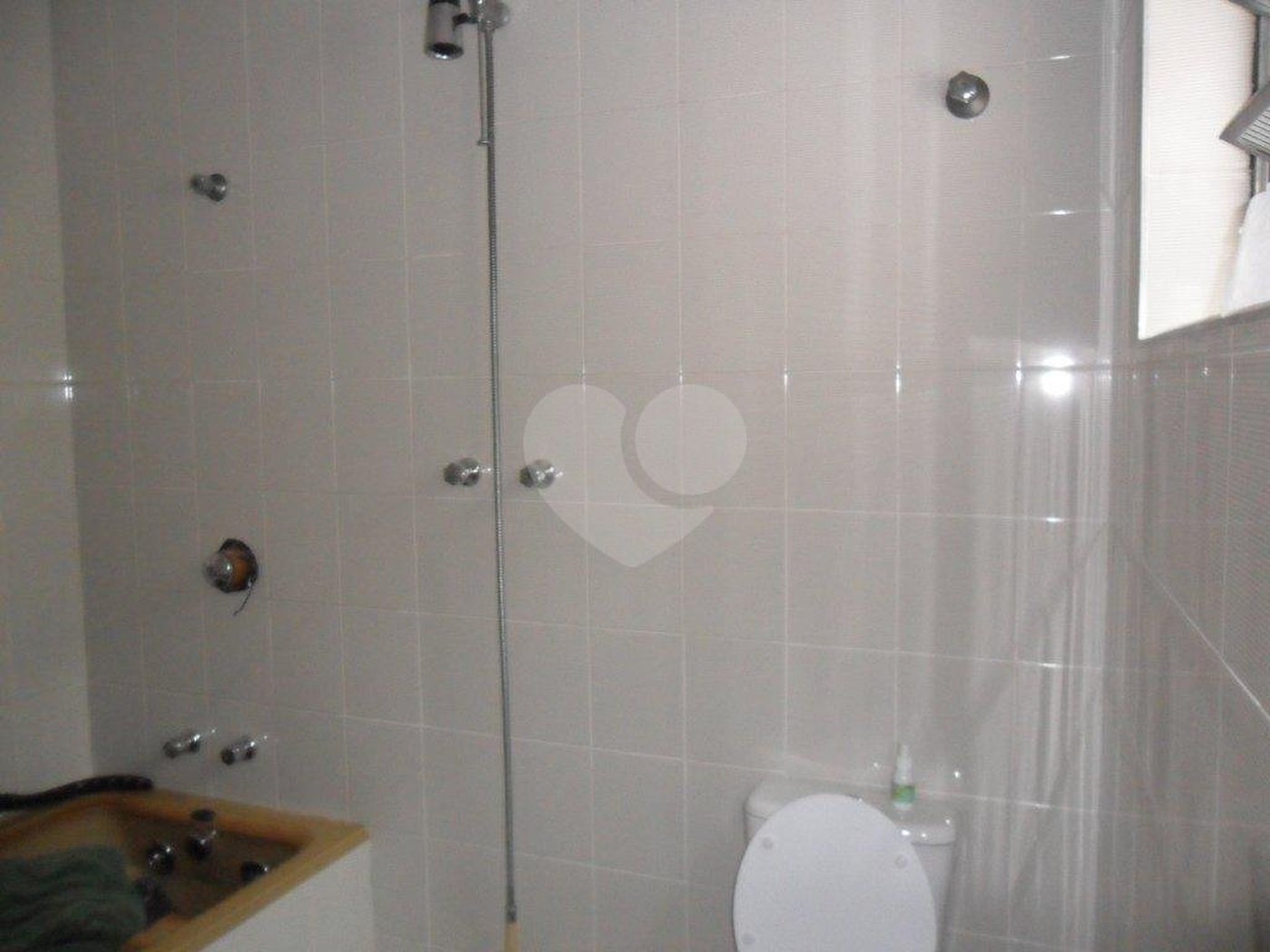 Sobrado à venda com 3 quartos, sendo 1 suíte, em Vila Romero, São Paulo, SP