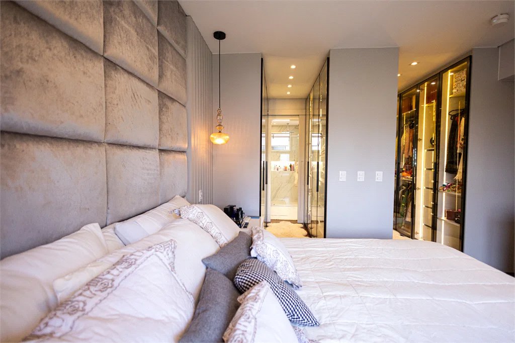 Apartamento à venda com 5 quartos, sendo 4 suítes, em Parque Reboucas, São Paulo, SP