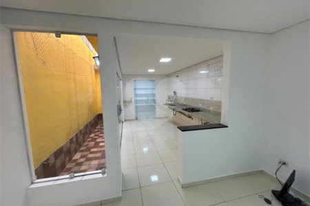 Casa de Vila para alugar com 4 suítes em Vila Romana, São Paulo, SP