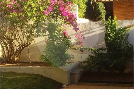 Casa à venda com 3 quartos, sendo 1 suíte, em Jardim Zavanella, Araraquara, SP