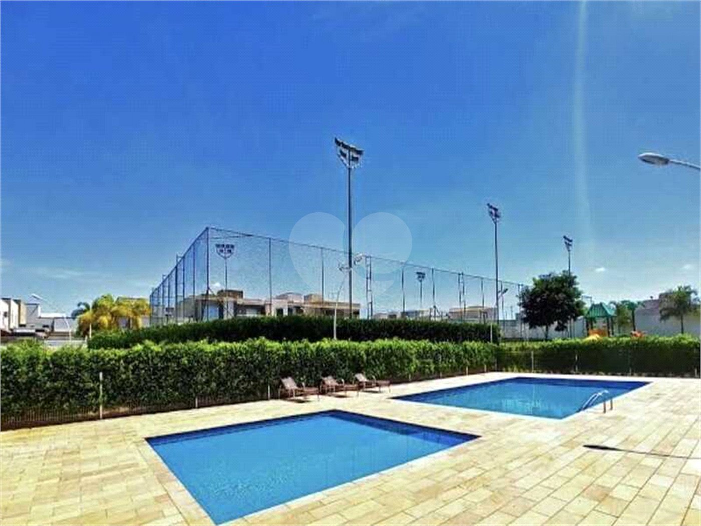 Casa à venda com 3 suítes no condomínio Jardim Residencial Dona Lucilla, Indaiatuba - SP
