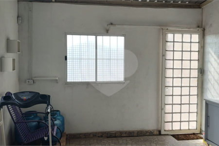 Sobrado à venda com 3 quartos em Vila Maria de Maggi, Suzano, SP