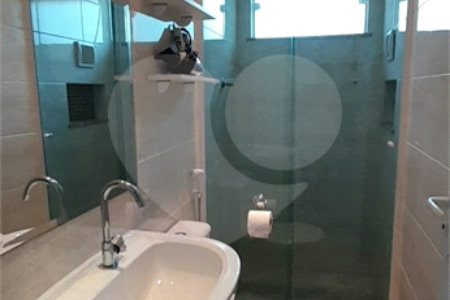 Sobrado à venda com 3 quartos, sendo 2 suítes,  em Vila Pires, Santo André, SP