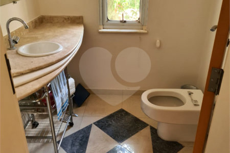 Casa à venda com 6 quartos, sendo 4 suítes, no condomínio Jardim Paulista I, Vinhedo - SP
