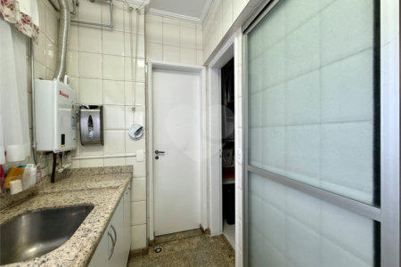 Apartamento à venda com 3 suítes em Campo Belo, São Paulo, SP