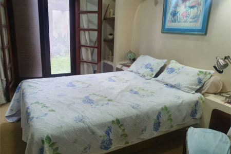 Casa à venda com 4 quartos, sendo 1 suíte, em Interlagos, São Paulo, SP