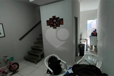 Casa de Vila para alugar com 2 quartos em Lopes de Oliveira, Sorocaba, SP