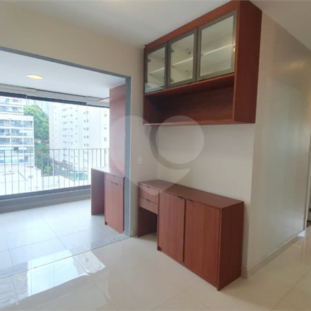 Apartamento à venda com 3 quartos, sendo 1 suíte,  em Pinheiros, São Paulo, SP