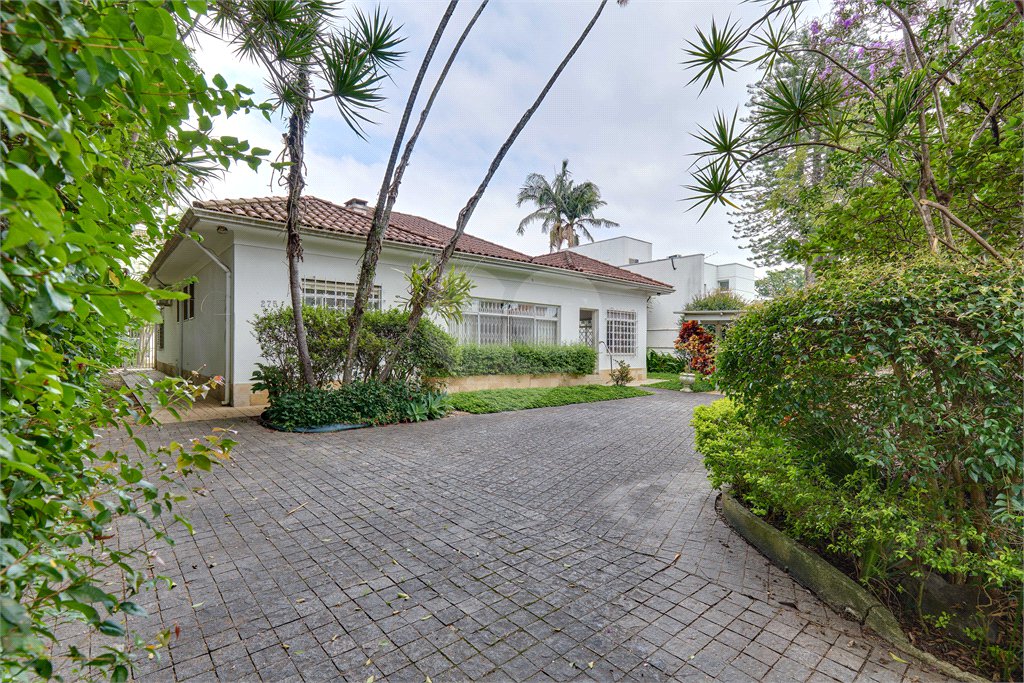 Casa Térrea à venda ou para alugar com 5 quartos, sendo 2 suítes, em Granja Julieta, São Paulo, SP