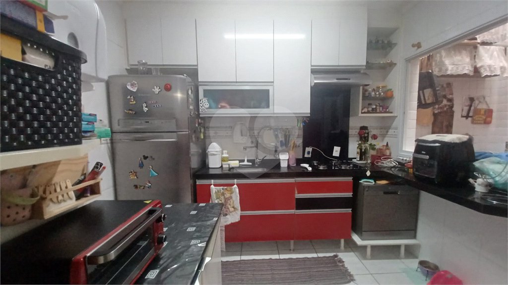 Casa à venda com 3 quartos, sendo 1 suíte, no condomínio Santanna, São Paulo - SP