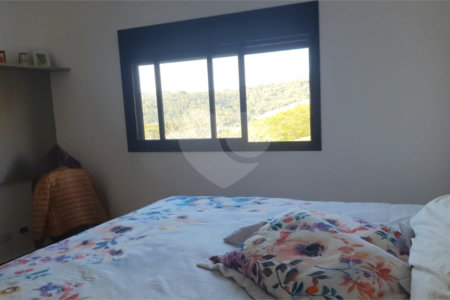 Casa à venda com 4 suítes no condomínio Vila Inglesa, Atibaia - SP
