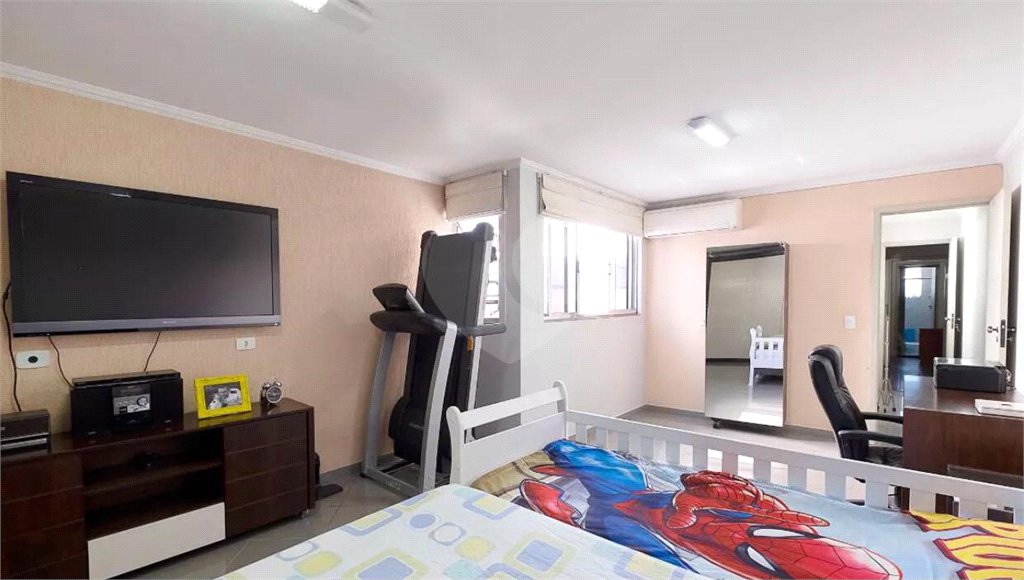 Sobrado à venda com 4 quartos, sendo 2 suítes,  em Vila Pompéia, São Paulo, SP