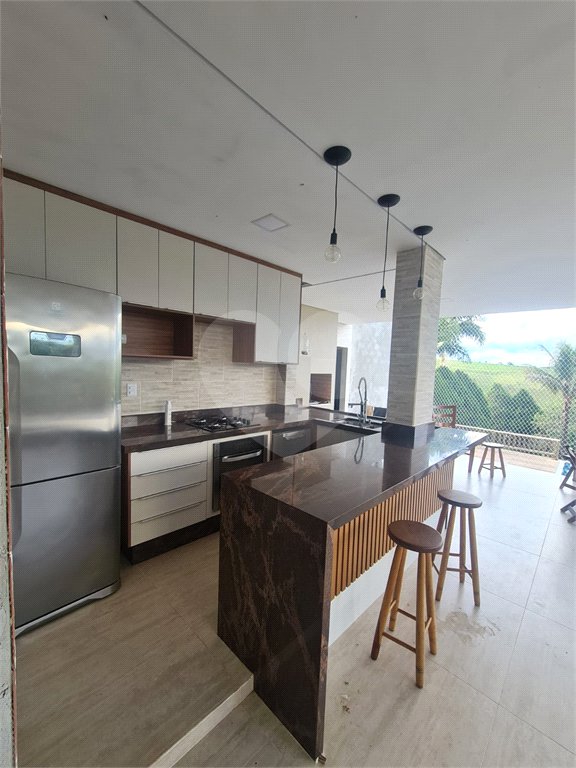Casa à venda com 6 quartos, sendo 4 suítes, no condomínio Alpes D Ouro, Bom Jesus dos Perdões - SP