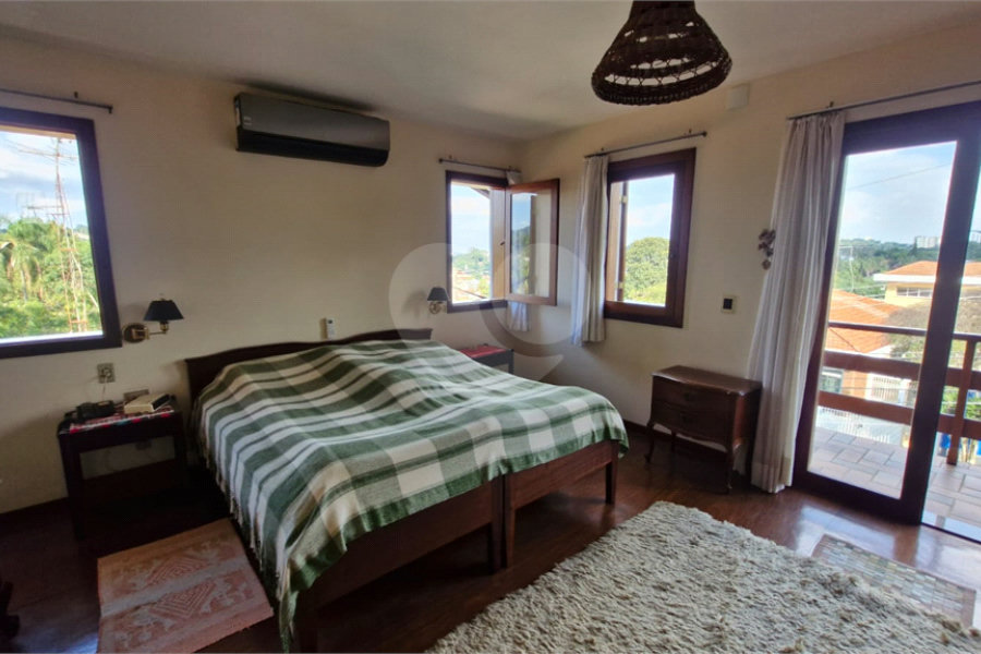 Sobrado à venda com 4 quartos, sendo 1 suíte, em Tremembé, São Paulo, SP