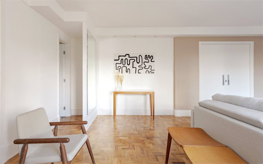 Apartamento à venda com 3 quartos, sendo 1 suíte, em Itaim Bibi, São Paulo, SP