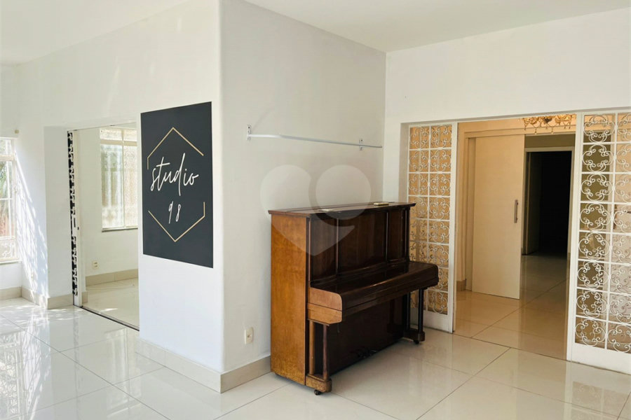 Casa à venda com 4 quartos, sendo 1 suíte, em Jardim São Bento, São Paulo, SP