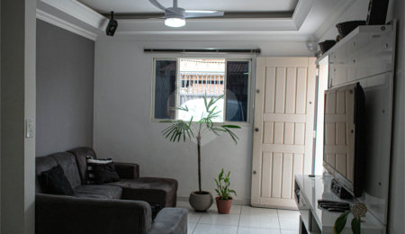 Casa à venda com 2 quartos, sendo 1 suíte,  no Centro, Mairinque, SP
