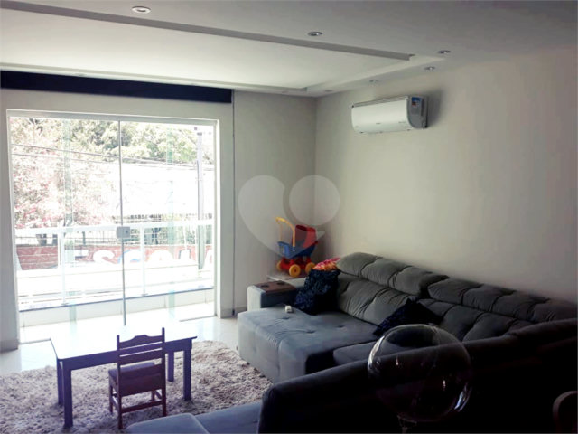 Casa à venda com 3 suítes em Imirim, São Paulo, SP