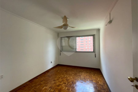 Apartamento à venda com 3 quartos, sendo 1 suíte, em Itaim Bibi, São Paulo, SP