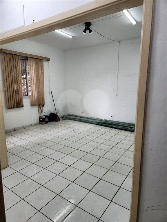 Sobrado à venda com 4 quartos em Vila Dom Pedro I, São Paulo, SP