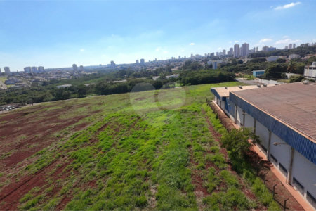 Terreno à venda em Jardim Quitandinha II, Araraquara, SP